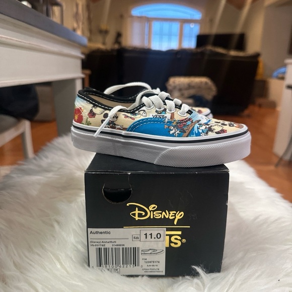 New in Box 2015 Vans + Disney collab Aloha kids 11 - Picture 4 of 6